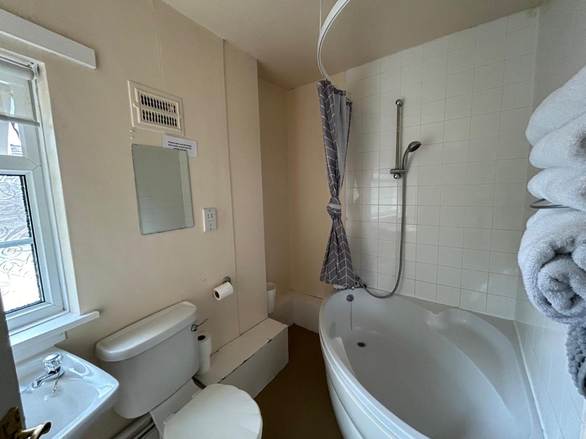 Blue Boar Inn Атерстен Екстер'єр фото